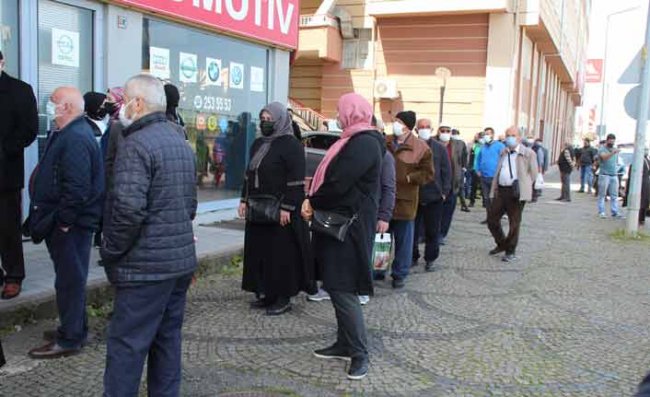 Çay Üreticileri İzin Belgesi Uzun Kuyruklar Oluşturdu