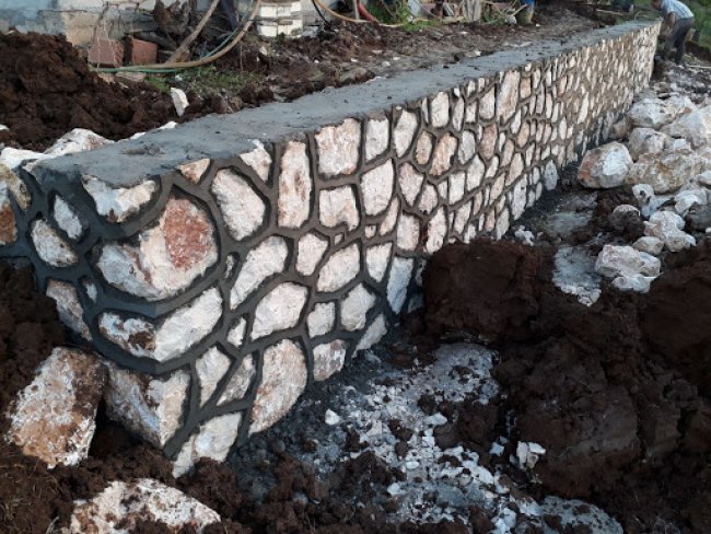 TAŞ DUVAR YAPTIRILMAK İSTENMEKTEDİR